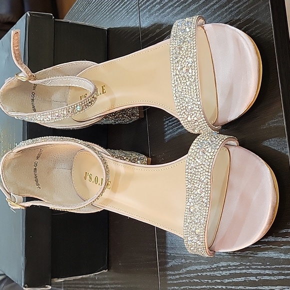 J's.o.l.e Champagne Bling open toe low block heel Rhinestone sandal sz…8.5  💖 - Picture 10 of 13